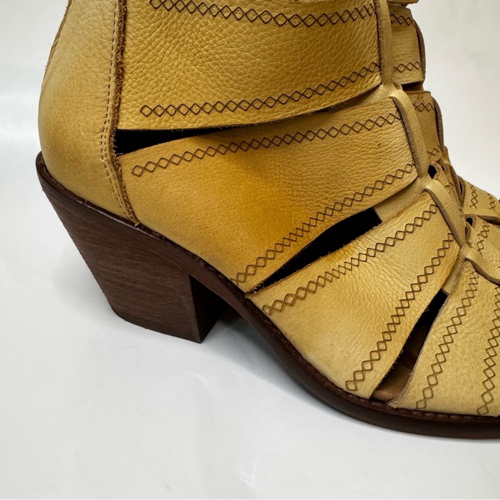 Veracruz Lex Boots - Picture 5 of 6